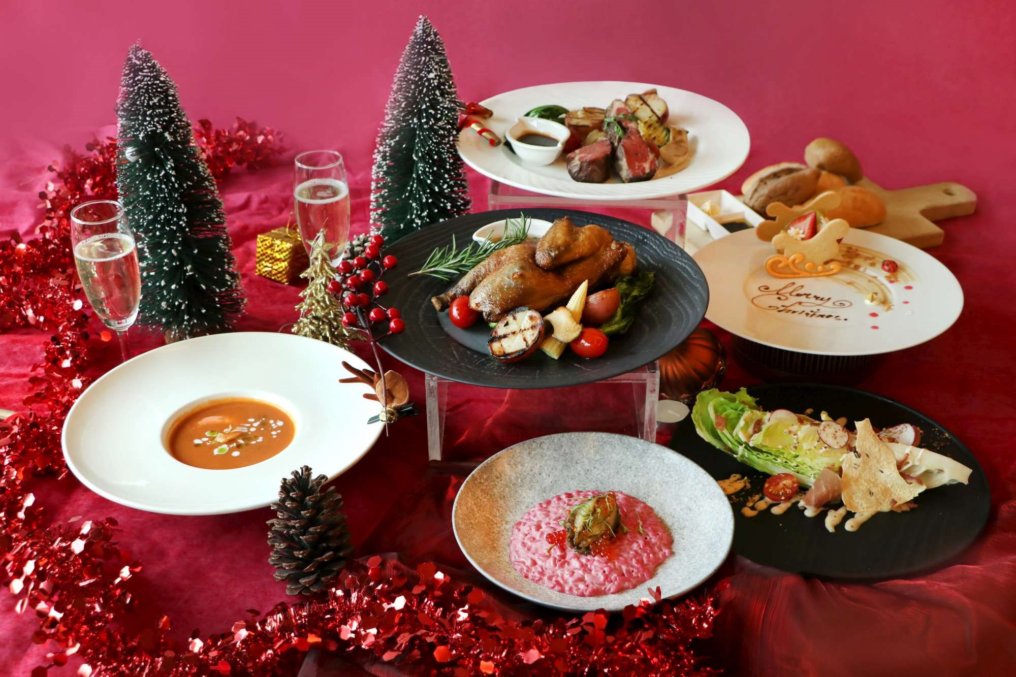 喜臨聖誕季節大地酒店推出「繽紛聖誕」住房專案 旋轉木馬夢幻登場  可愛薑餅小物溫暖上市